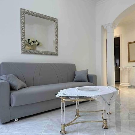 Апартаменты Casa Eleonora: A 5 Min Dal Mare + Free Parking Вентимилья Экстерьер фото