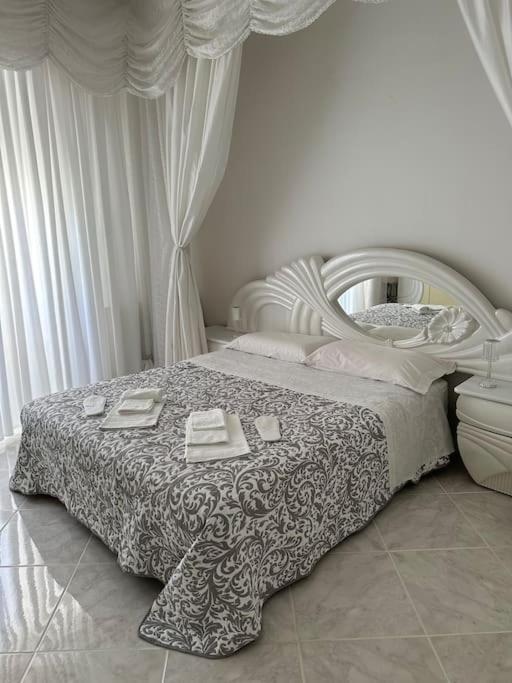 Апартаменты Casa Eleonora: A 5 Min Dal Mare + Free Parking Вентимилья Экстерьер фото