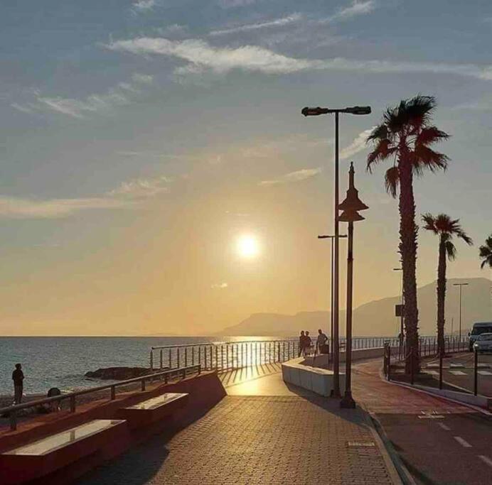 Апартаменты Casa Eleonora: A 5 Min Dal Mare + Free Parking Вентимилья Экстерьер фото