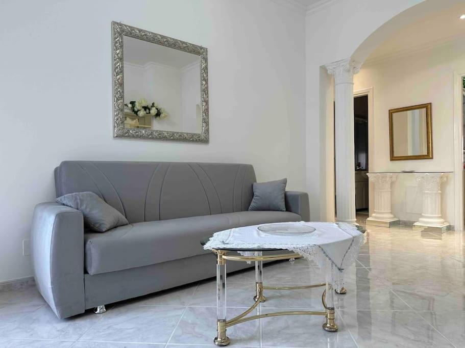 Апартаменты Casa Eleonora: A 5 Min Dal Mare + Free Parking Вентимилья Экстерьер фото