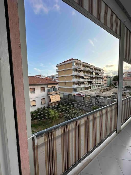 Апартаменты Casa Eleonora: A 5 Min Dal Mare + Free Parking Вентимилья Экстерьер фото